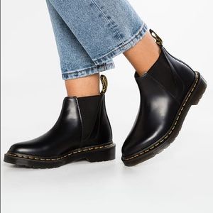 SOLD ❤️ Doc Marten Chelsea Bianca Boots
